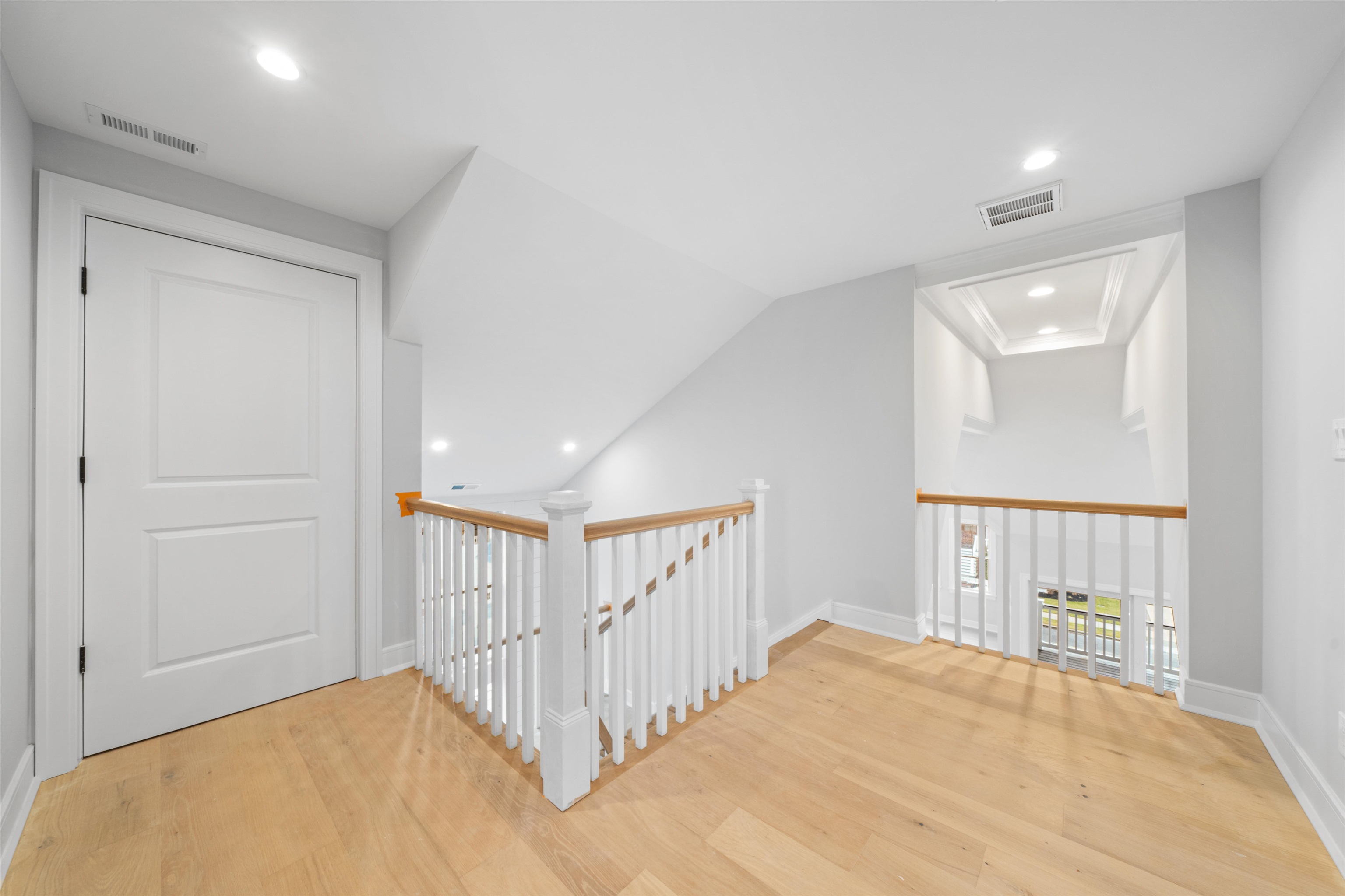 285 58th Street Avalon, NJ 08202 - Photo 37 of 50 a view of a hallway with a bedroom