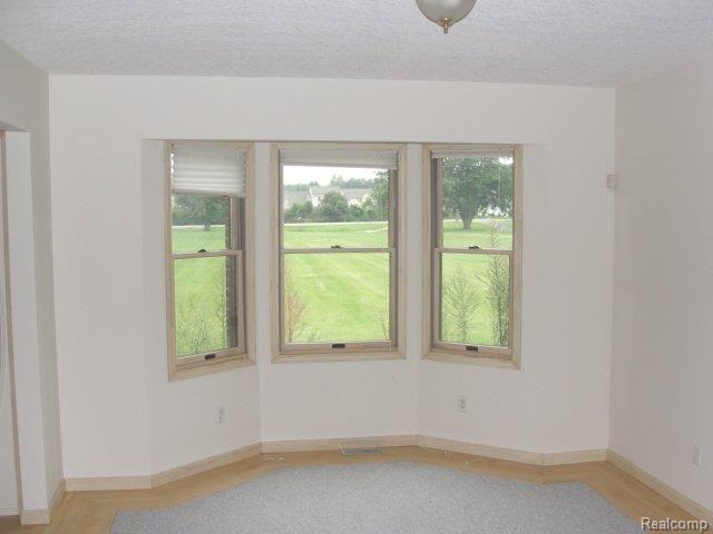 2724 Dean Road Lambertville, MI 48144 - Photo 7 of 20 DSC03057