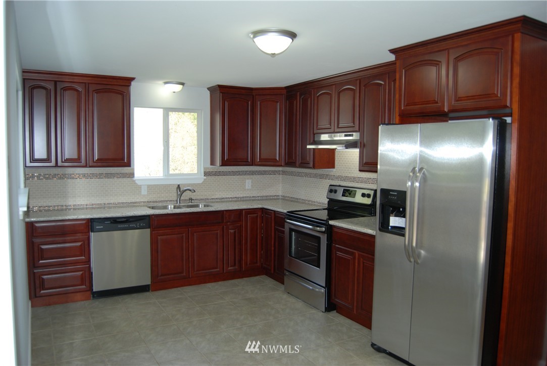 18256 Southeast 136th Street Renton, WA 98059 - Photo 2 of 13 Gallery Image 2