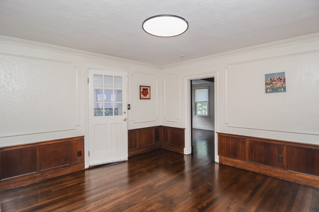 291 Russett Road Brookline, MA 02467 - Photo 6 of 23