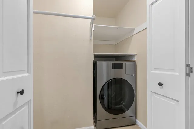 $384,900 | 544 Somerset Drive, Green Bay, WI 54301