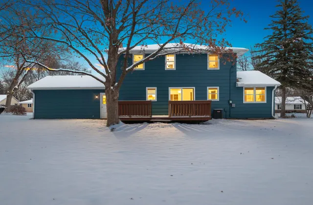 $384,900 | 544 Somerset Drive, Green Bay, WI 54301