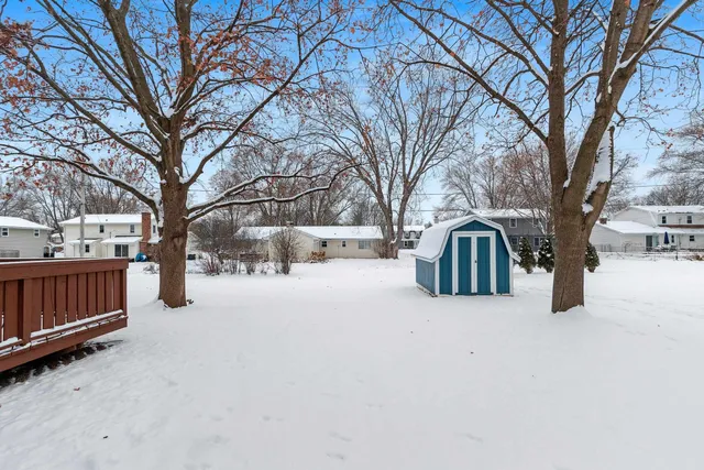 $384,900 | 544 Somerset Drive, Green Bay, WI 54301