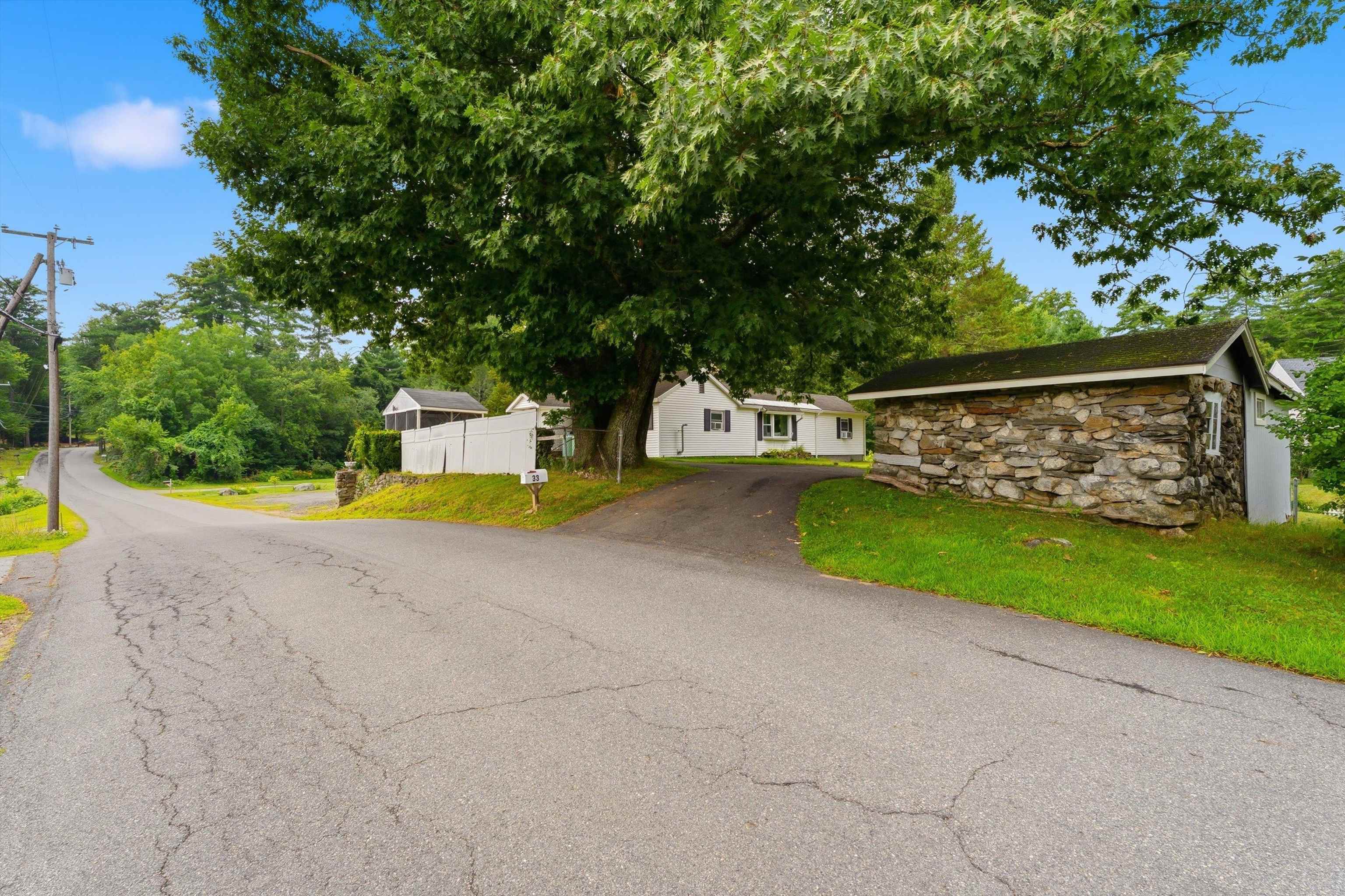 33 Beacon Hill Road Derry, NH 03038 - Photo 4 of 40 Gallery Image 4