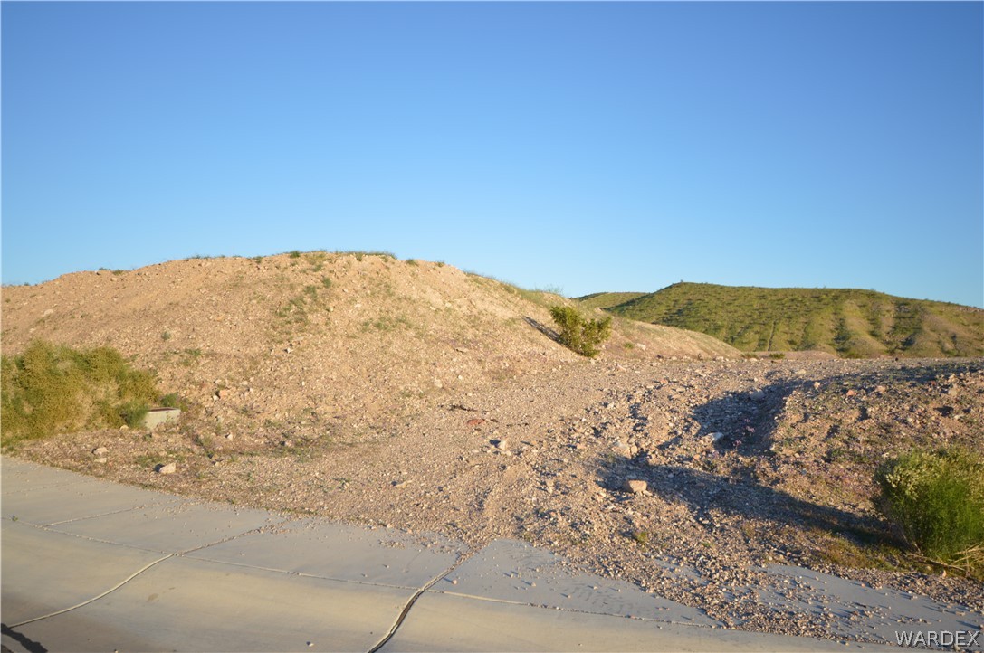 2672 Pegasus Ranch Road Bullhead City, AZ 86429 - Photo 2 of 8 a view of a snow on the mountain