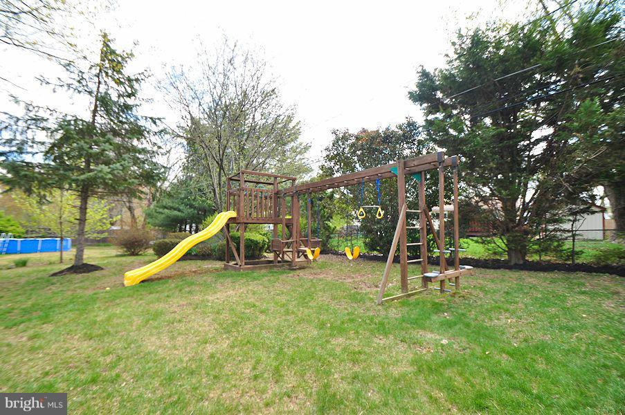 1208 Canberwell Road Baltimore, MD 21228 - Photo 8 of 30 Wooden swing and playset included