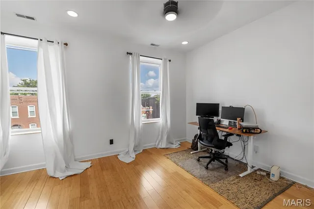 $279,000 | 3449 Tennessee Avenue, St. Louis, MO 63118