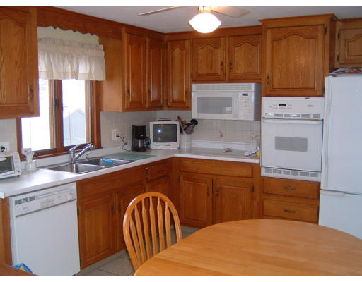 23 Butler Road Braintree, MA 02184 - Photo 4 of 8 Gallery Image 4