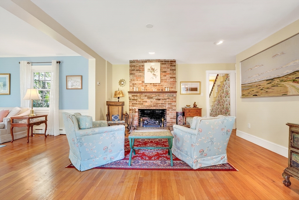 374 Dover Road Westwood, MA 02090 - Photo 12 of 40 Gallery Image 12