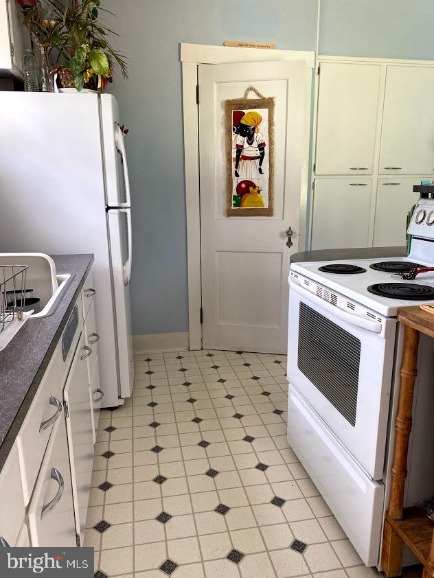 422 Crystal Rock Road Temple, PA 19560 - Photo 12 of 24 Kitchen