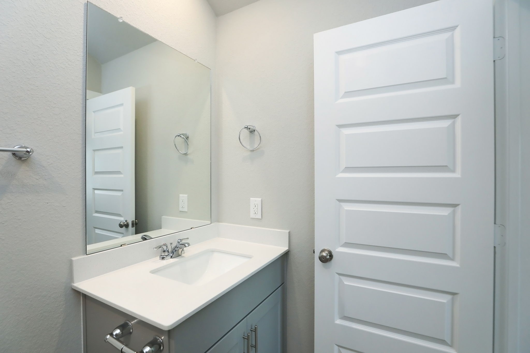 14110 Greystone Ter Street Magnolia, TX 77354 - Photo 19 of 34 The Full Bath Also Offers The Same Quartz Counters And Shaker Cabinets As Found Throughout The Rest Of The Home.