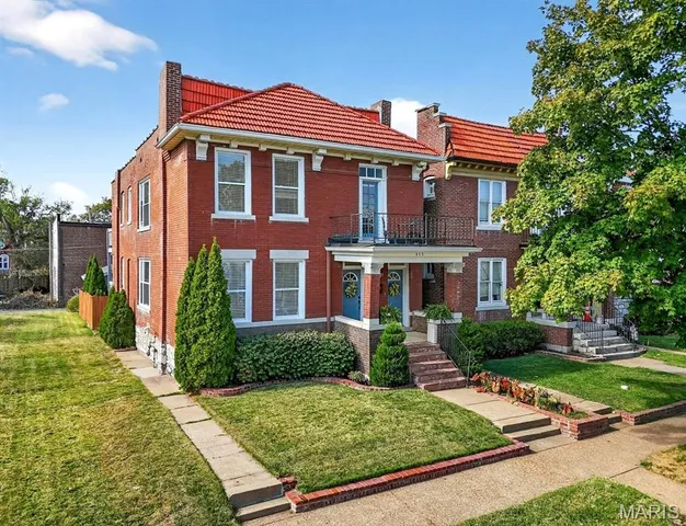 $390,000 | 459 Laurel Street, St. Louis, MO 63112