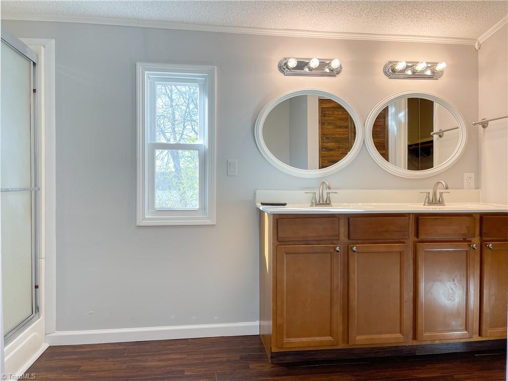 1352 Gravitte Road Pilot Mountain, NC 27041 - Photo 14 of 43 primary full bath