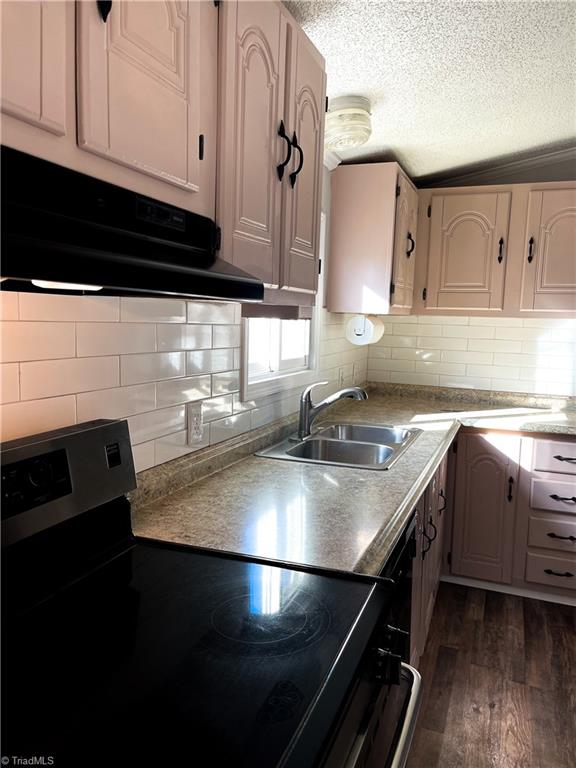 1352 Gravitte Road Pilot Mountain, NC 27041 - Photo 6 of 43 kitchen