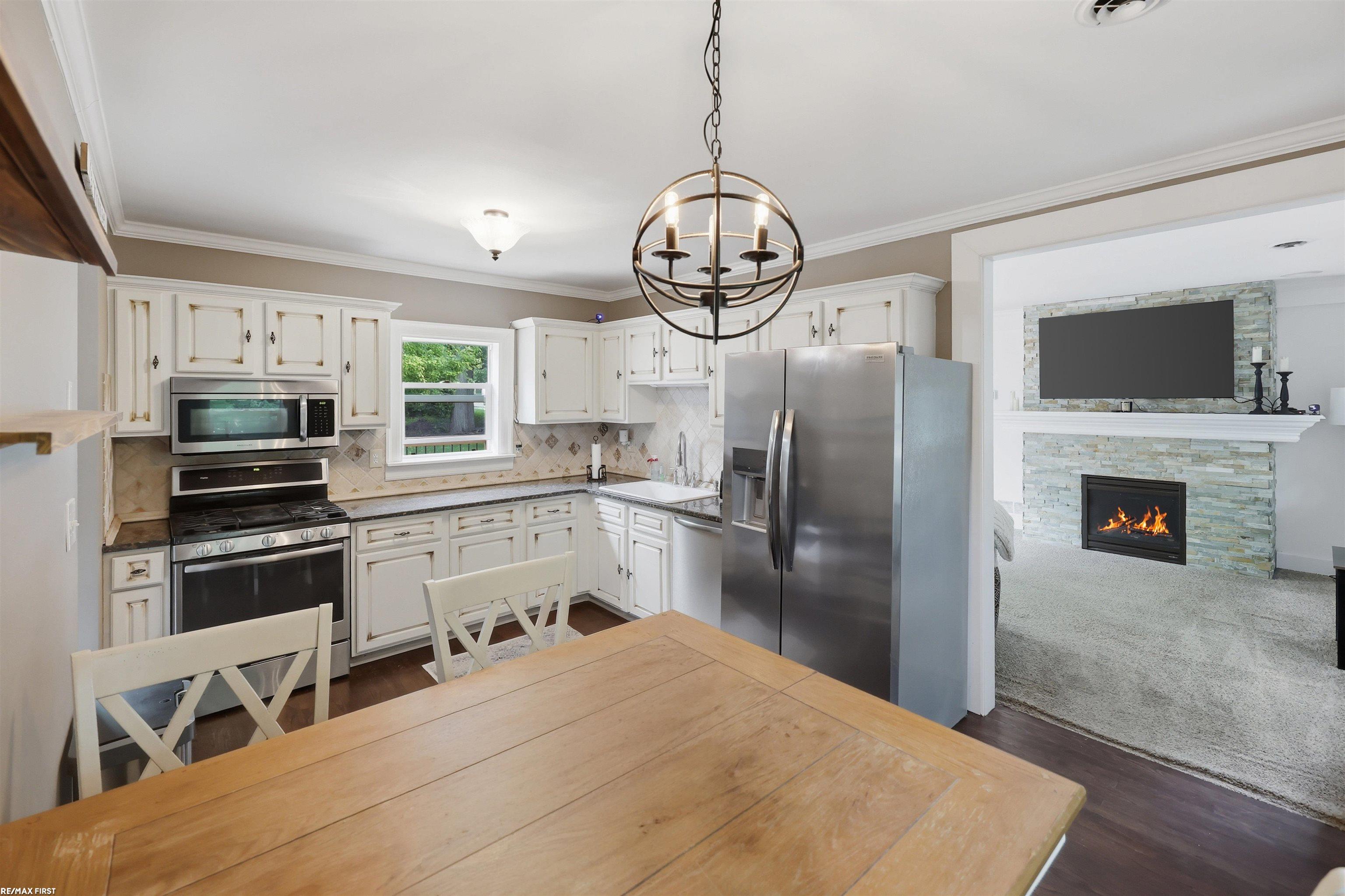 125 West Gates Street Romeo, MI 48065 - Photo 4 of 48