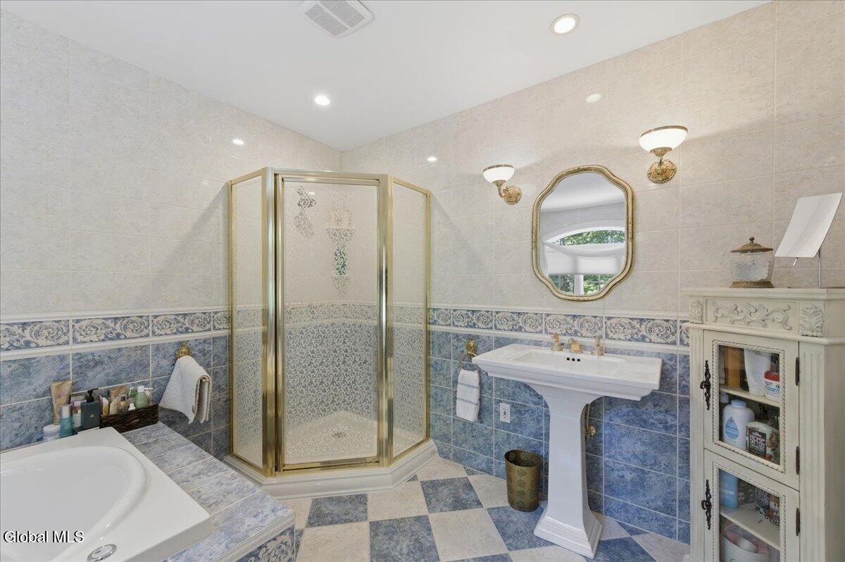 8 Westover Road Troy, NY 12180 - Photo 44 of 60 57-042_JKT_0116