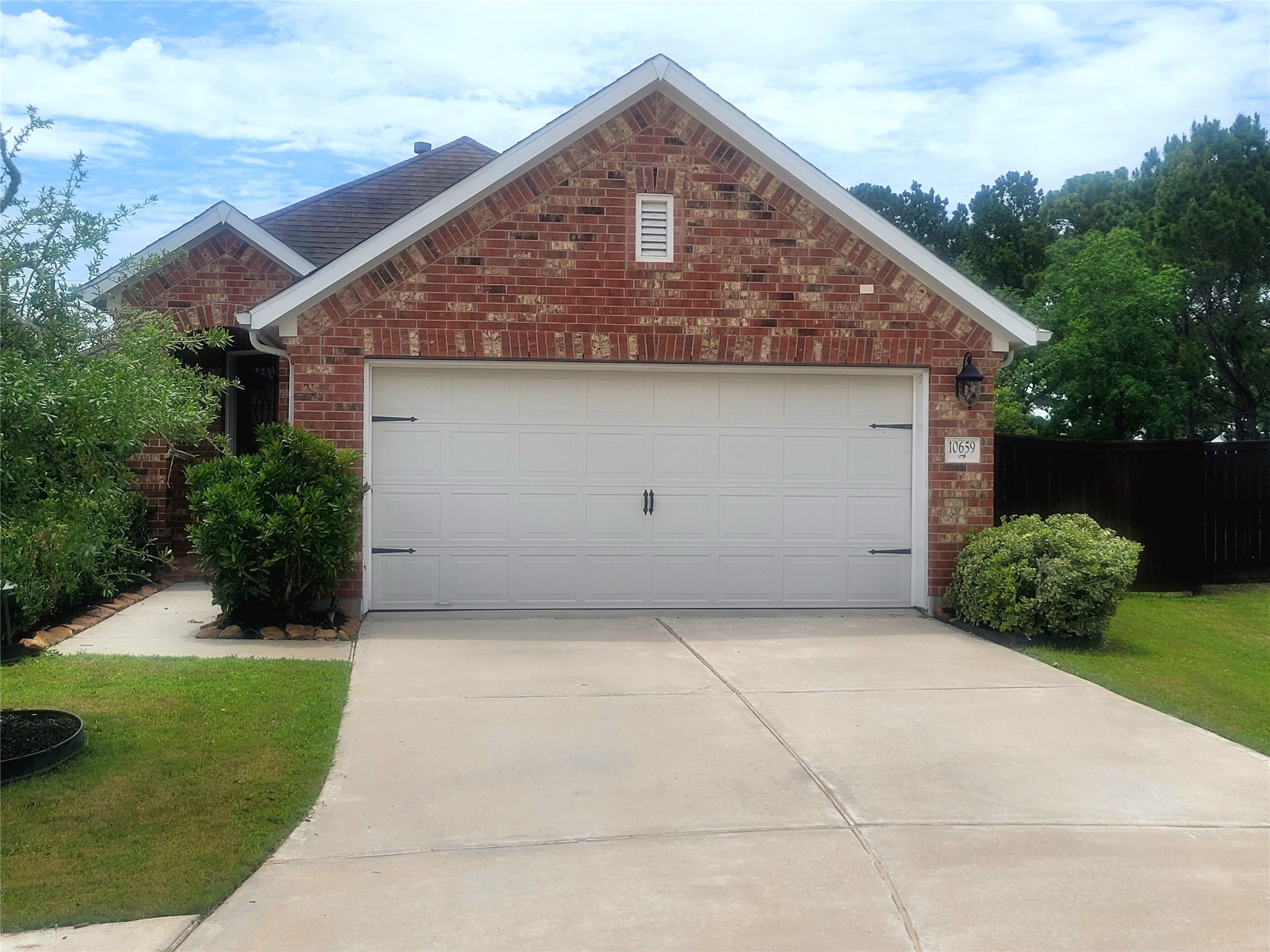 10659 Dolce Lane Rosharon, TX 77583 - Photo 1 of 32
