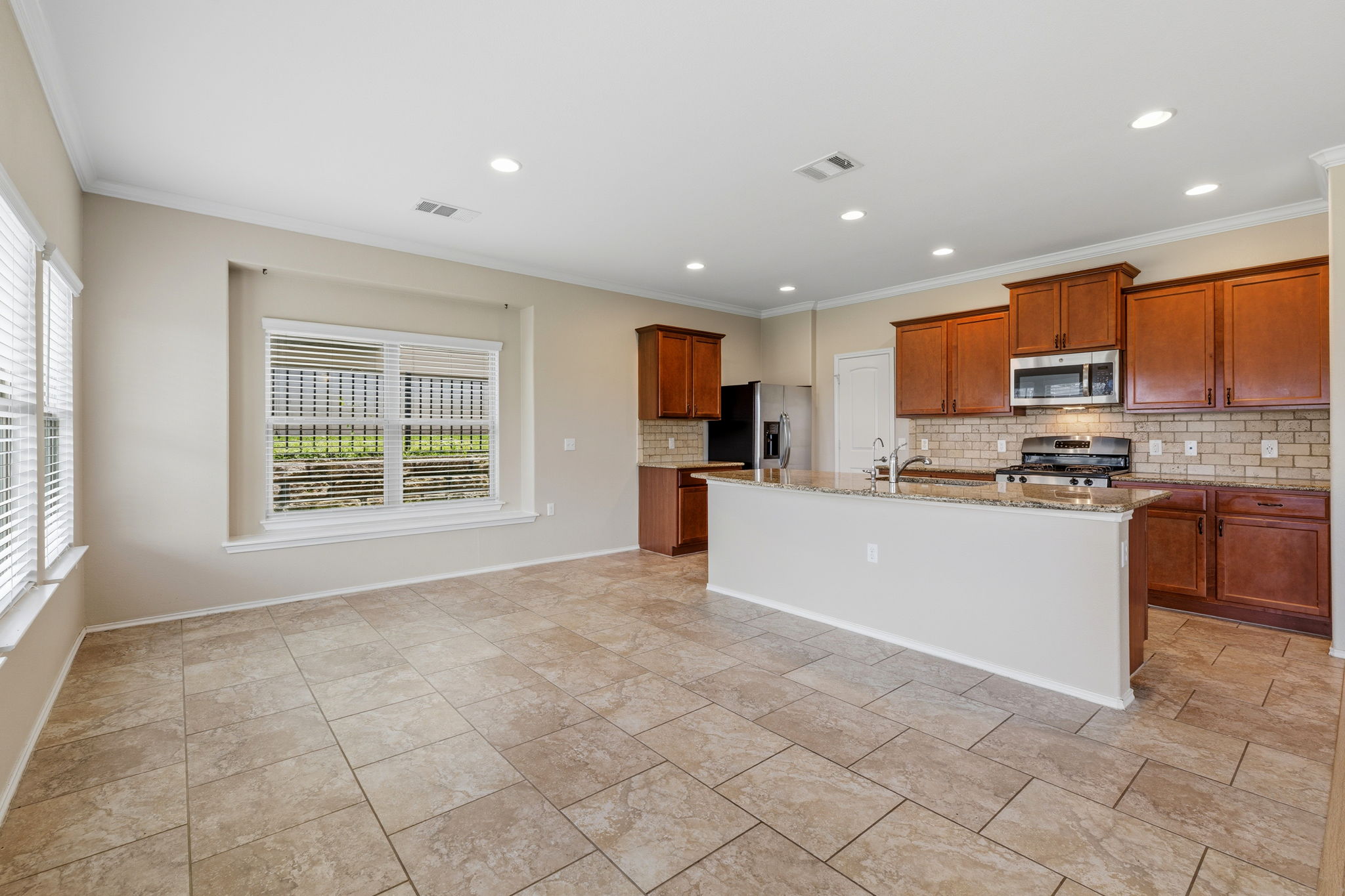 10217 Pinnacle Crest Loop Austin, TX 78747 - Photo 16 of 39