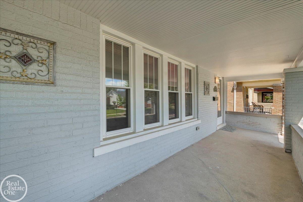 1357 Nottingham Road Grosse Pointe Park, MI 48230 - Photo 4 of 38