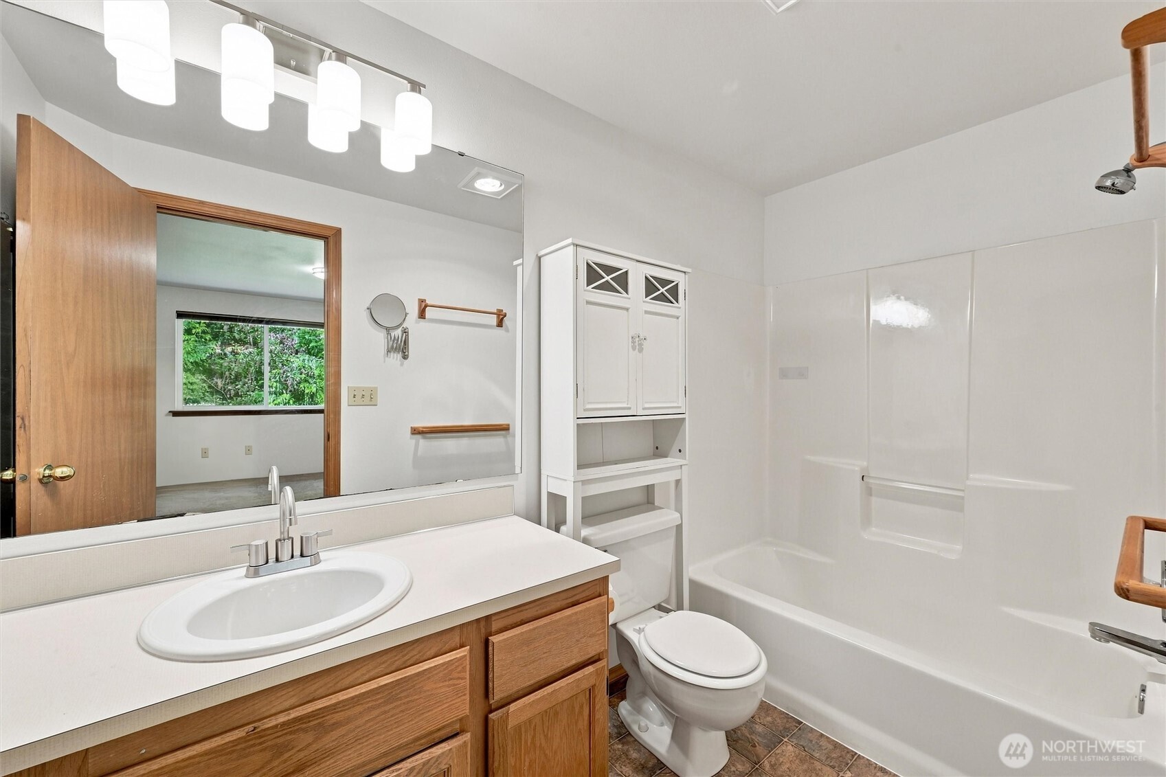 2233 East Birch Street Bellingham, WA 98229 - Photo 13 of 32 Gallery Image 13