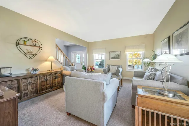 $849,900 | 6 Laurel Crescent, Manorville, NY 11949