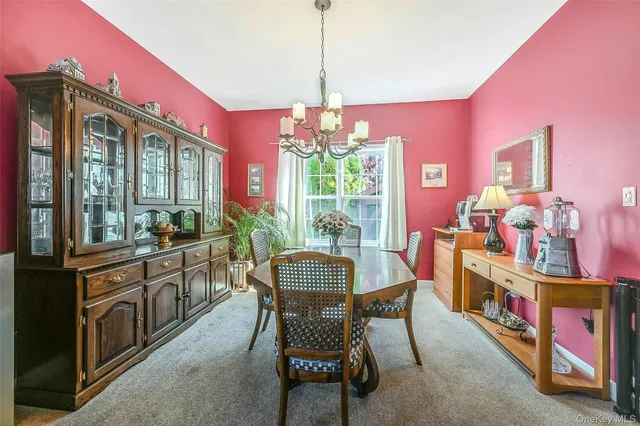 $849,900 | 6 Laurel Crescent, Manorville, NY 11949