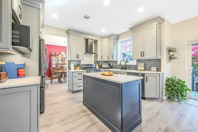 $849,900 | 6 Laurel Crescent, Manorville, NY 11949