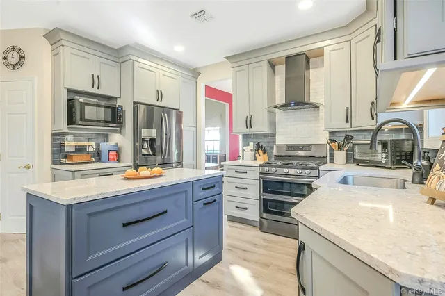 $849,900 | 6 Laurel Crescent, Manorville, NY 11949