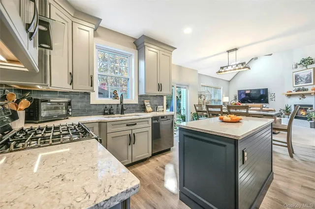 $849,900 | 6 Laurel Crescent, Manorville, NY 11949