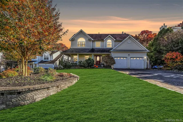 $849,900 | 6 Laurel Crescent, Manorville, NY 11949