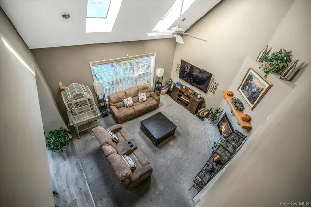 $849,900 | 6 Laurel Crescent, Manorville, NY 11949