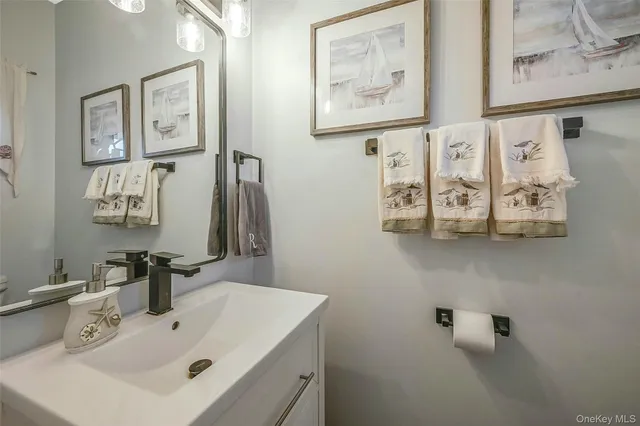 $849,900 | 6 Laurel Crescent, Manorville, NY 11949