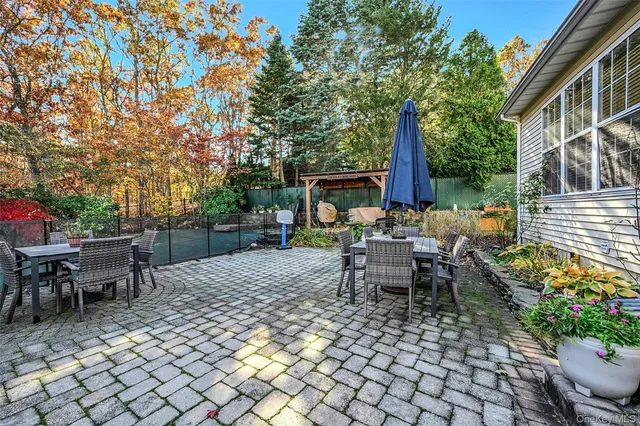 $849,900 | 6 Laurel Crescent, Manorville, NY 11949