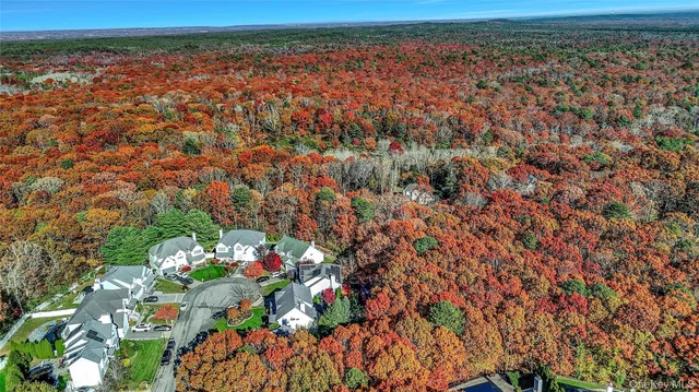 $849,900 | 6 Laurel Crescent, Manorville, NY 11949