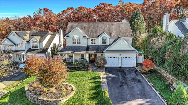 $849,900 | 6 Laurel Crescent, Manorville, NY 11949