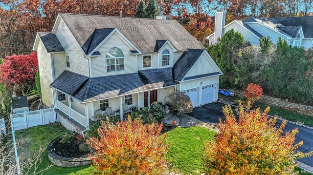 $849,900 | 6 Laurel Crescent, Manorville, NY 11949