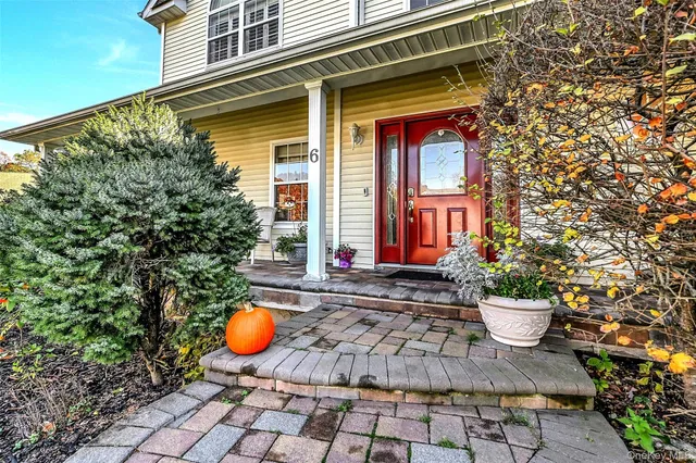 $849,900 | 6 Laurel Crescent, Manorville, NY 11949
