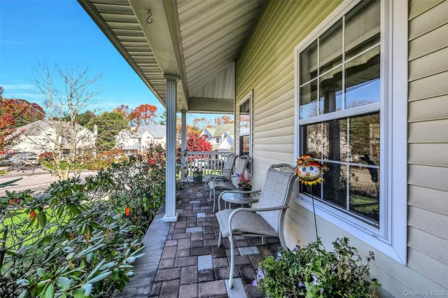 $849,900 | 6 Laurel Crescent, Manorville, NY 11949