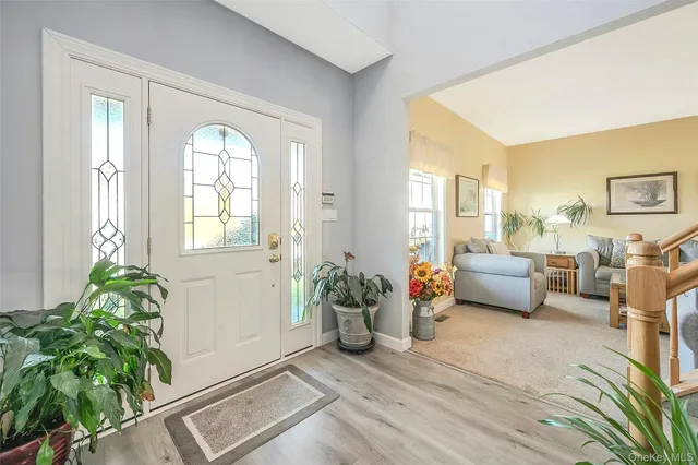 $849,900 | 6 Laurel Crescent, Manorville, NY 11949