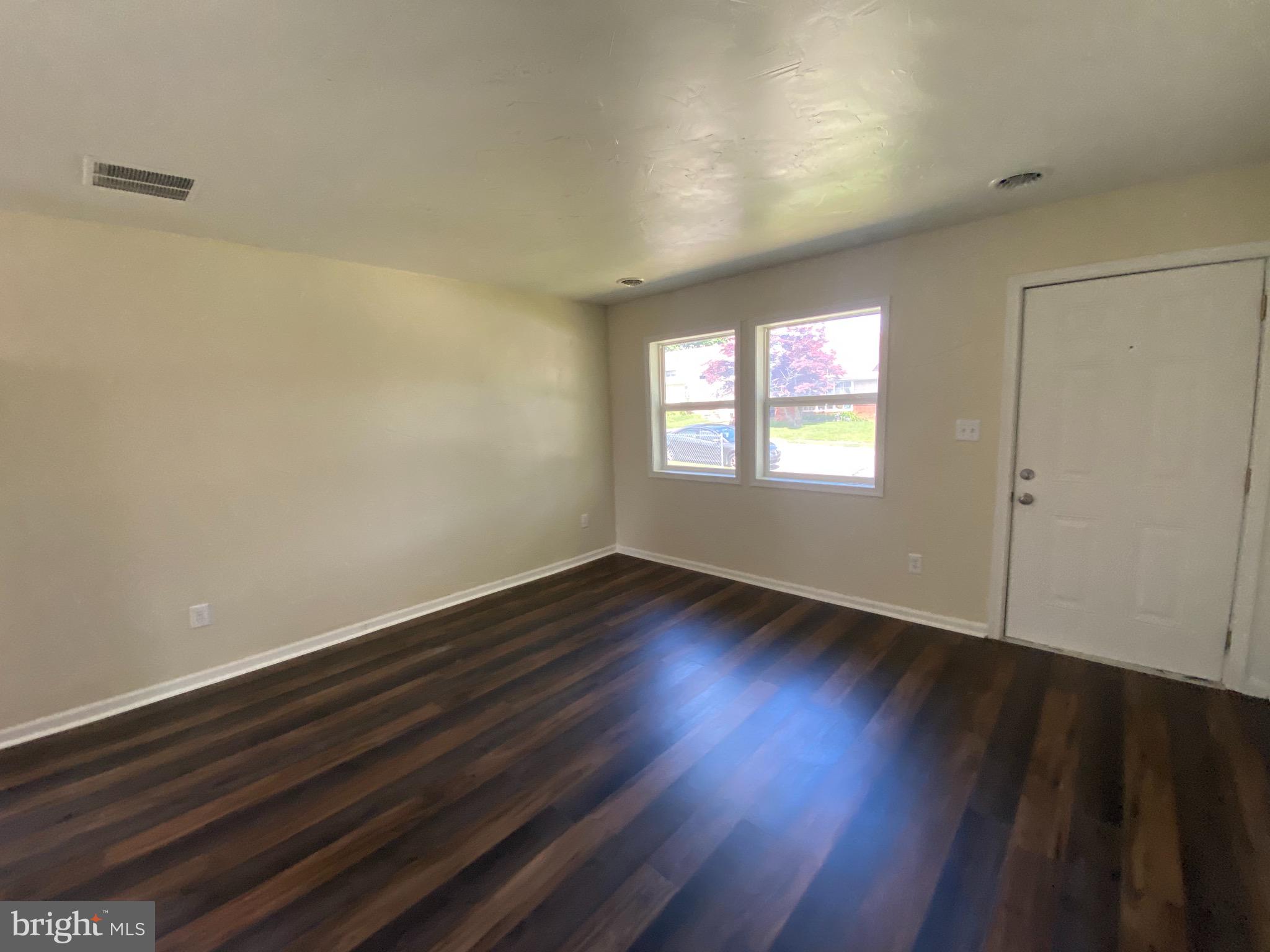 704 Gunnison Road York, PA 17404 - Photo 2 of 13