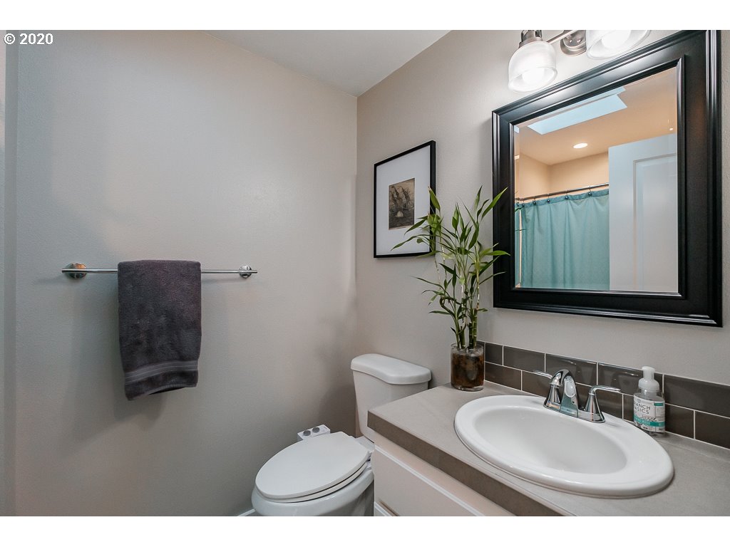 4439 Holly Street Springfield, OR 97478 - Photo 17 of 32