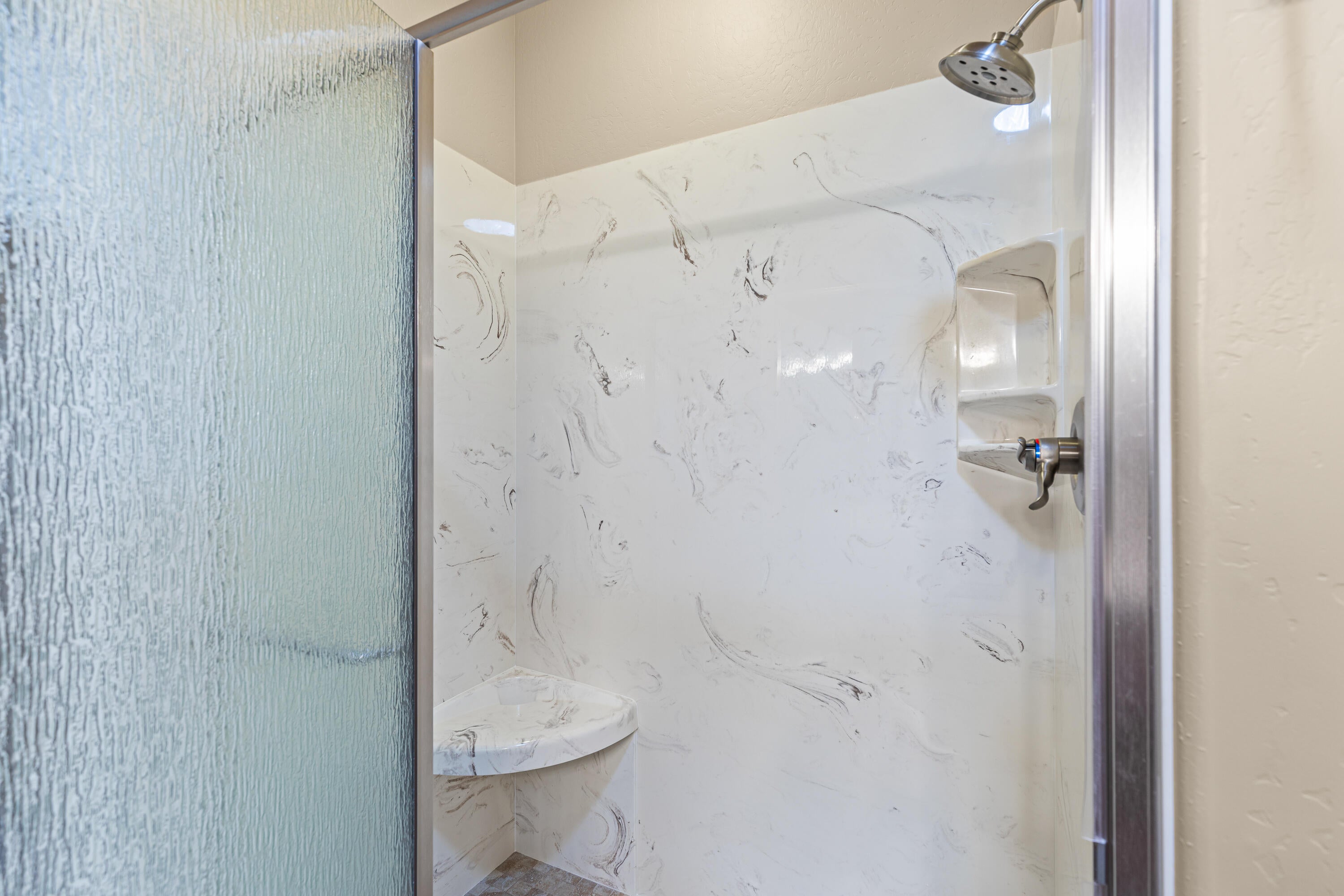 1175 Boulder Ridge Street Central Point, OR 97502 - Photo 17 of 30 Primary walk in shower