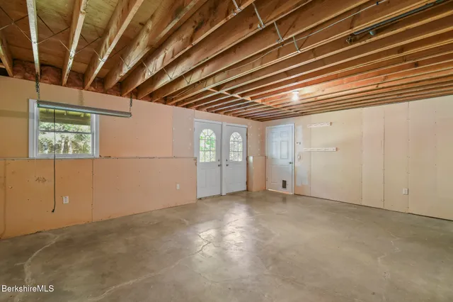 $619,900 | 106 Stoney Brook Road, Becket, MA 01223