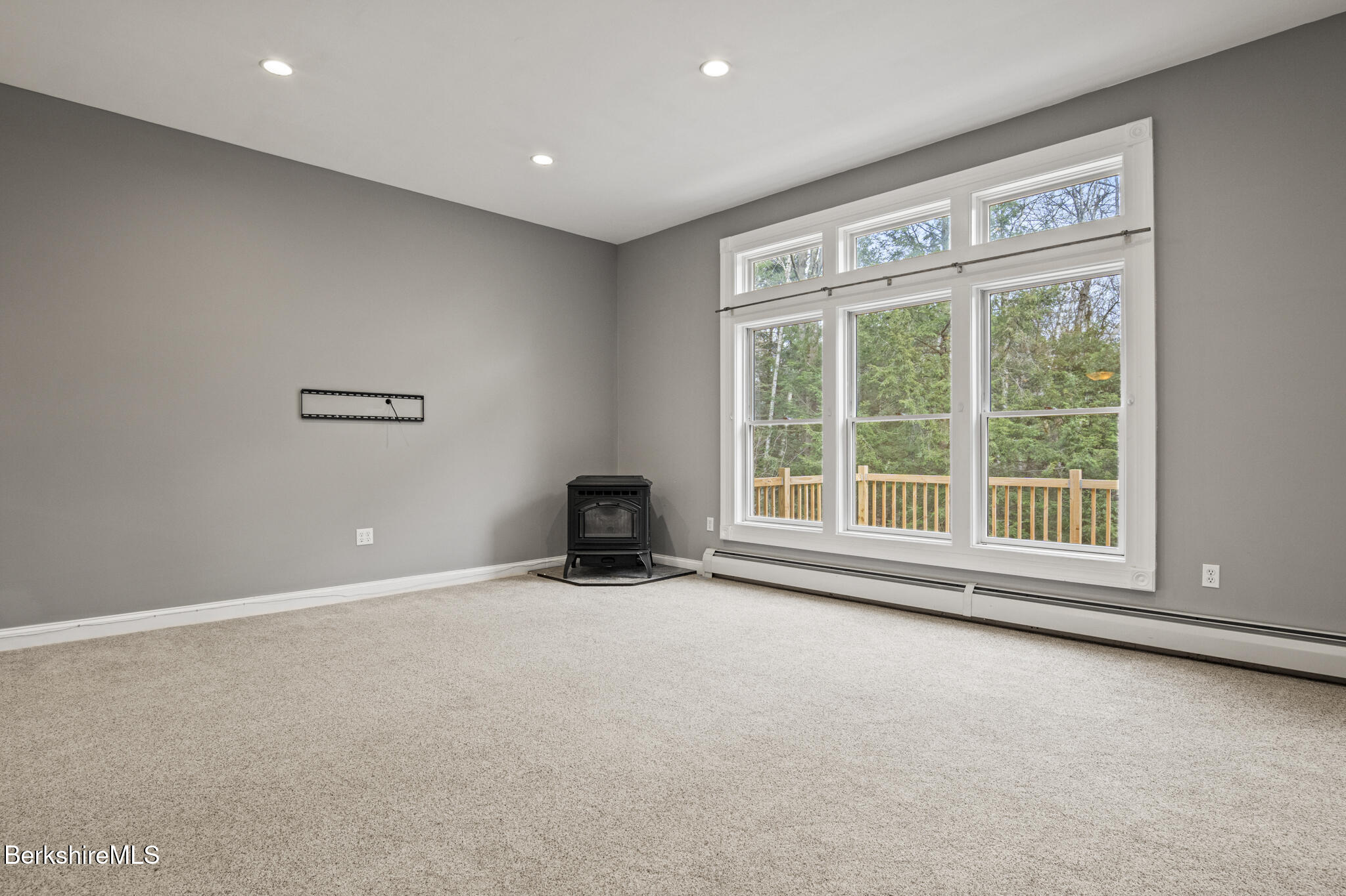 106 Stoney Brook Road Becket, MA 01223 - Photo 7 of 46 Living Room
