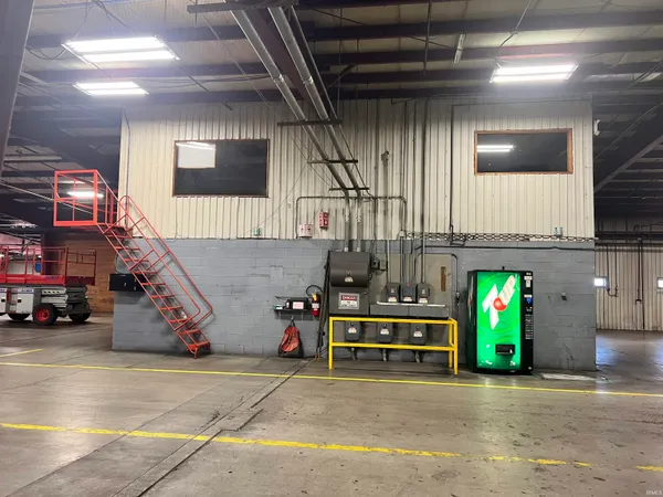 $1,595,000 | 1015 West 9th Street, Mount Carmel, IL 62863