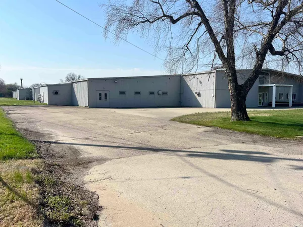 $1,595,000 | 1015 West 9th Street, Mount Carmel, IL 62863
