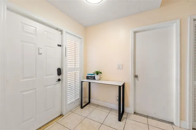 a en suite bathroom with a sink and a mirror