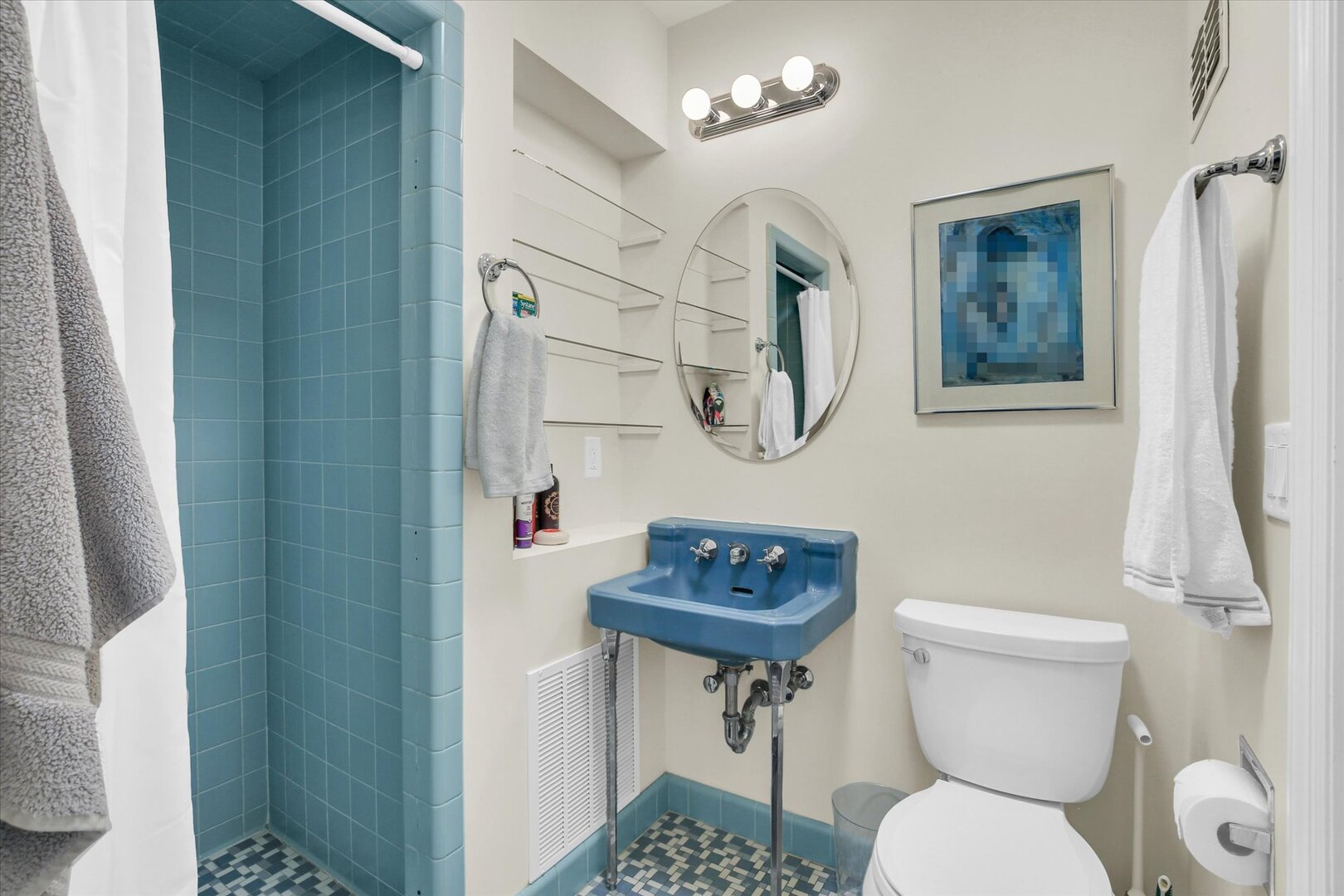 701 Hamilton Drive Champaign, IL 61820 - Photo 24 of 42 a bathroom with a toilet a sink and a mirror