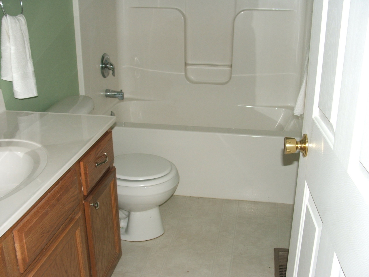 3155 Green Ridge Road Northwest Roanoke, VA 24019 - Photo 7 of 8 Full Bath