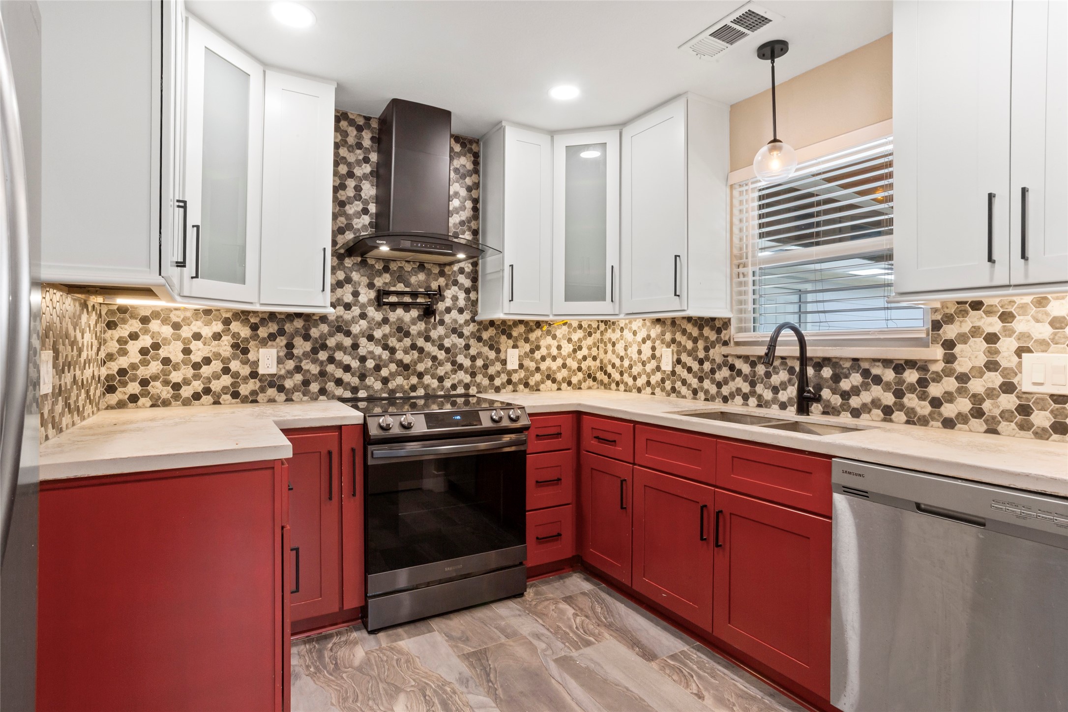 3105 Garrow Street Houston, TX 77003 - Photo 8 of 26 Modern, private kitchen - includes pot filler above stove.
